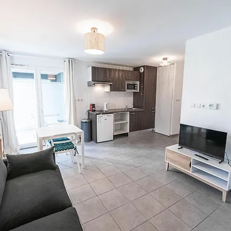 Bordeaux Rive Droite Apartment *